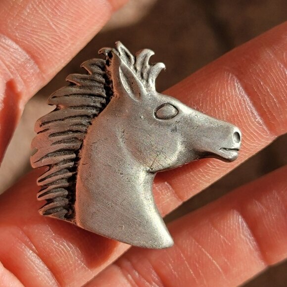 Vintage silver horse head AJRCO equestrian brooch or pin - Picture 1 of 16
